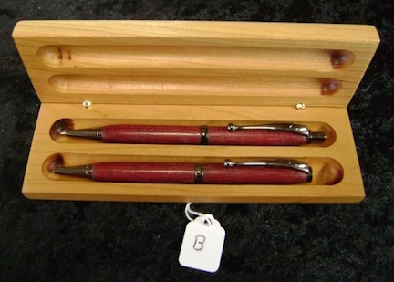 Comfort-grip pen and pencil set in purpleheart.