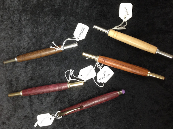 Double-ended seam-rippers